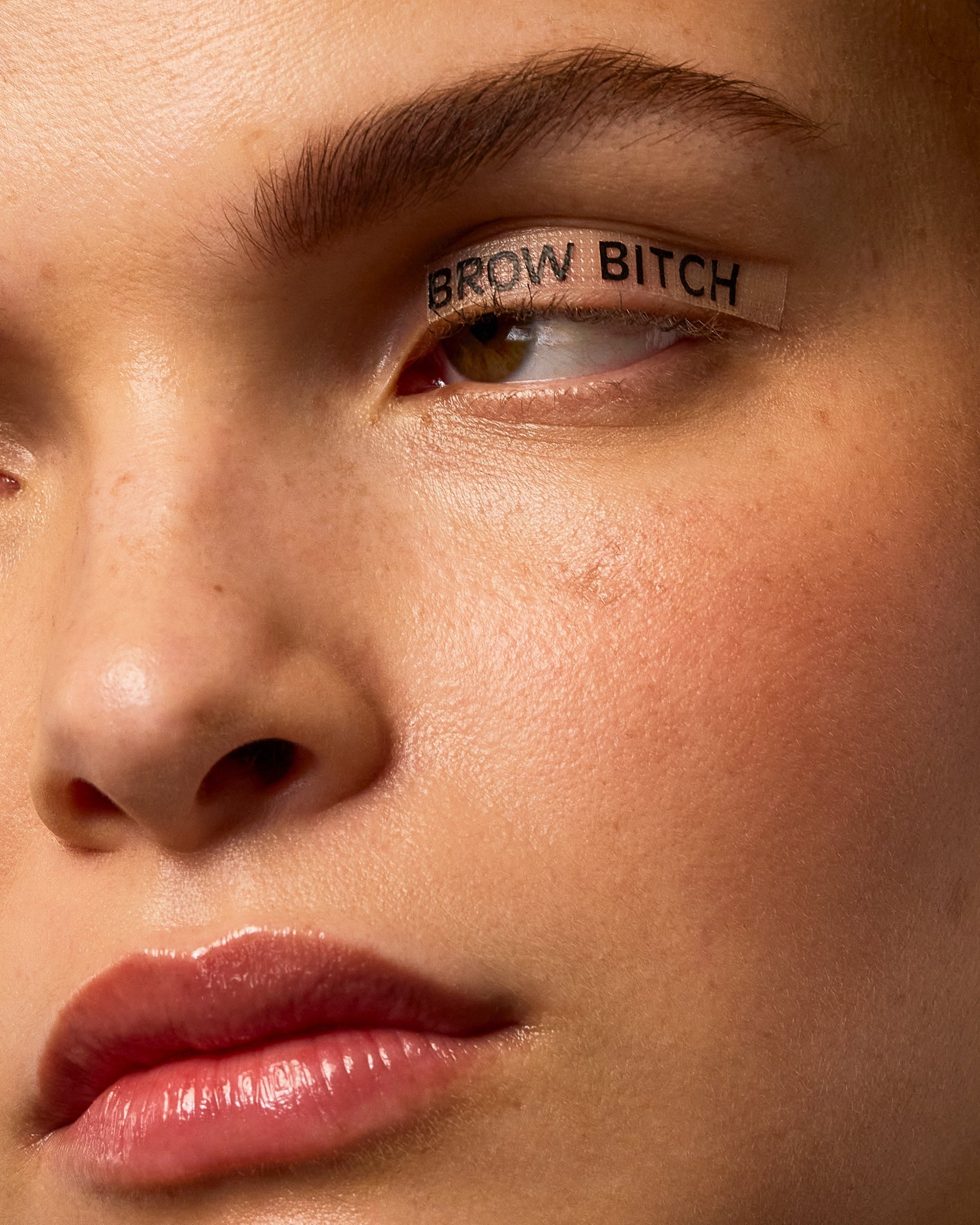 BROW BITCH - CAFÉ NOISETTE