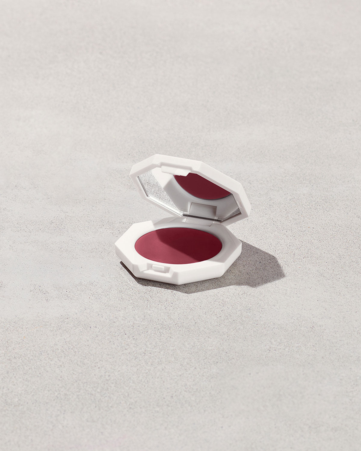 Cheeks Out Freestyle Cream Blush — Riri