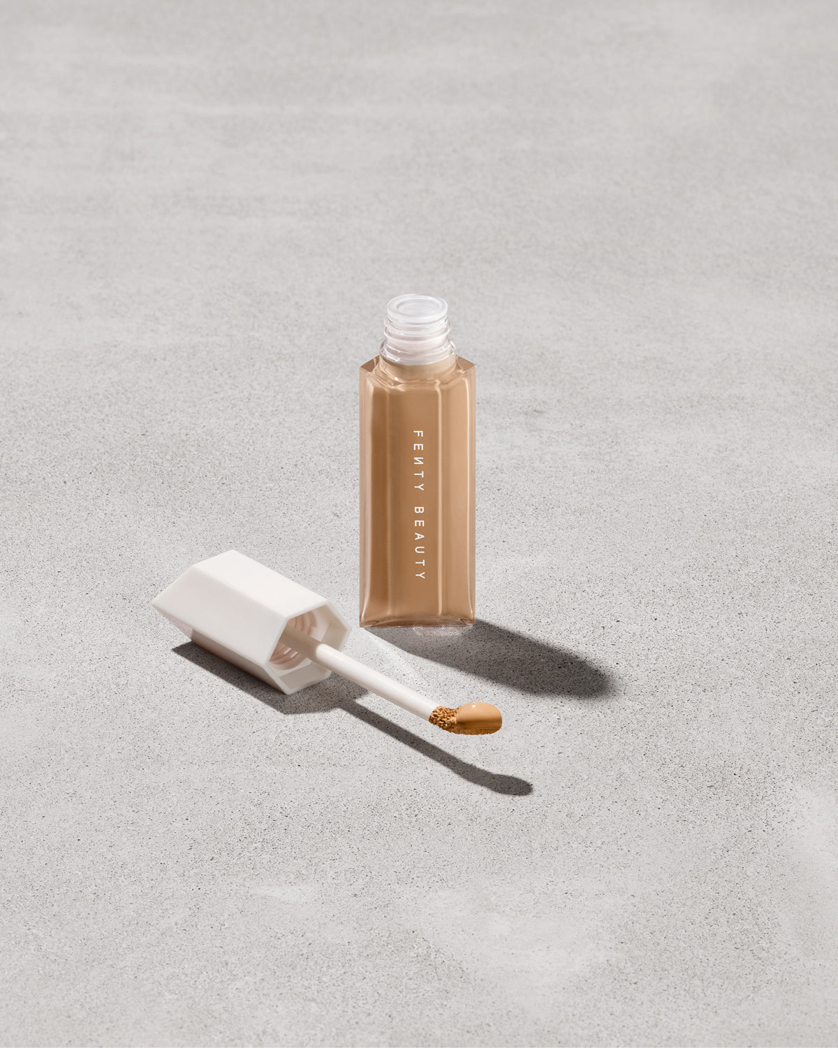 We're Even Hydrating Longwear Concealer — 290W