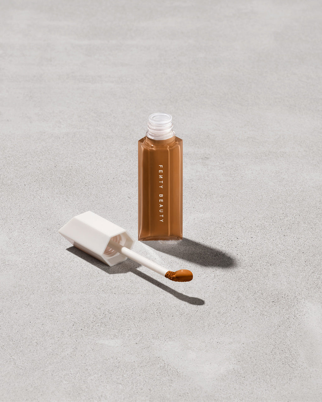 We're Even Hydrating Longwear Concealer — 440W