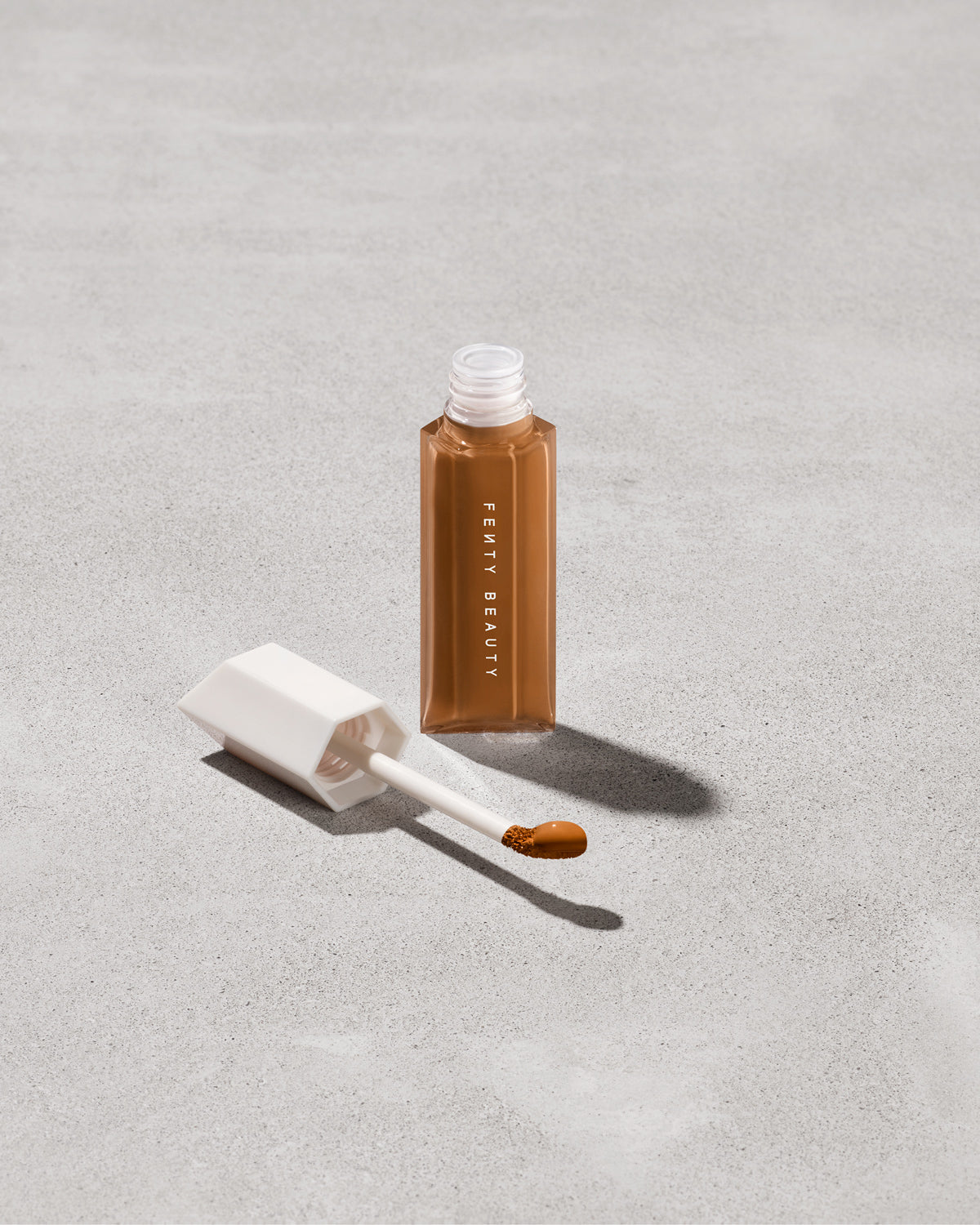 We're Even Hydrating Longwear Concealer — 440W